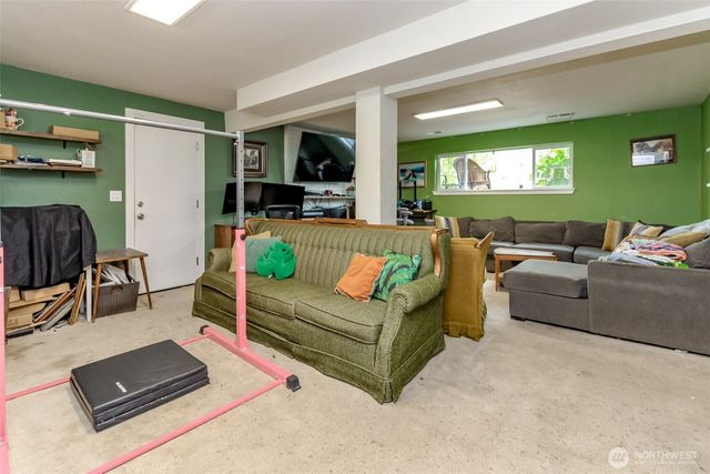 7020 E Homestead Court, Tacoma, WA 98404