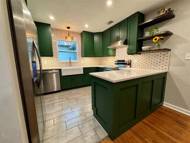 3433 18TH STREET N, St Petersburg, FL 33713