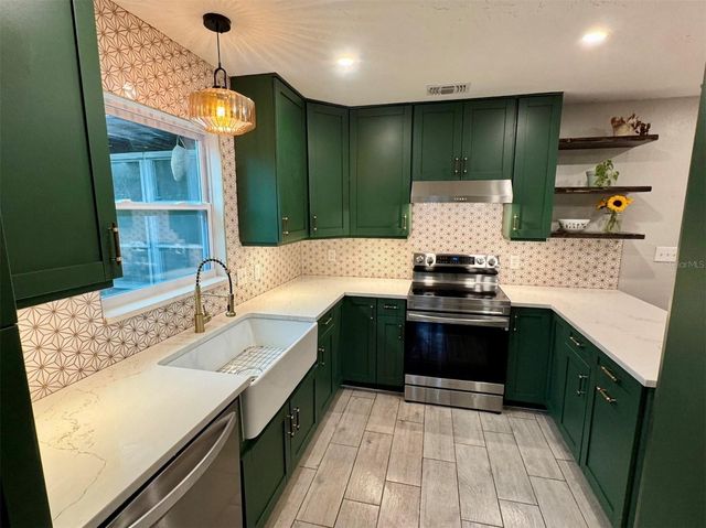 3433 18TH STREET N, St Petersburg, FL 33713