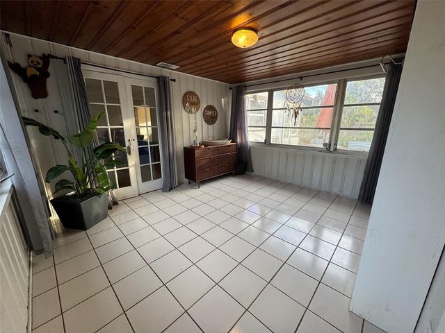 3433 18TH STREET N, St Petersburg, FL 33713