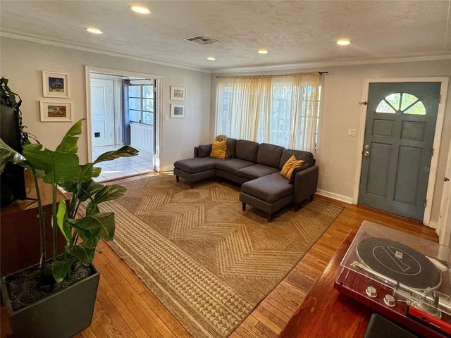 3433 18TH STREET N, St Petersburg, FL 33713