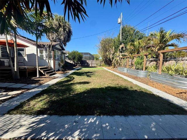 3433 18TH STREET N, St Petersburg, FL 33713