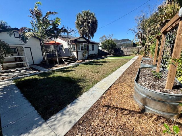 3433 18TH STREET N, St Petersburg, FL 33713