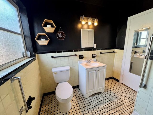 3433 18TH STREET N, St Petersburg, FL 33713