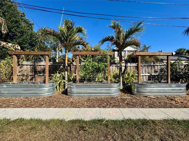 3433 18TH STREET N, St Petersburg, FL 33713