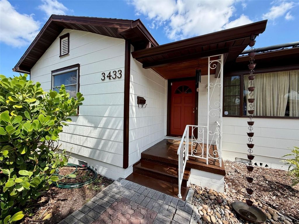 Image 1 of property listing at 3433 18TH STREET N, St Petersburg, FL 33713