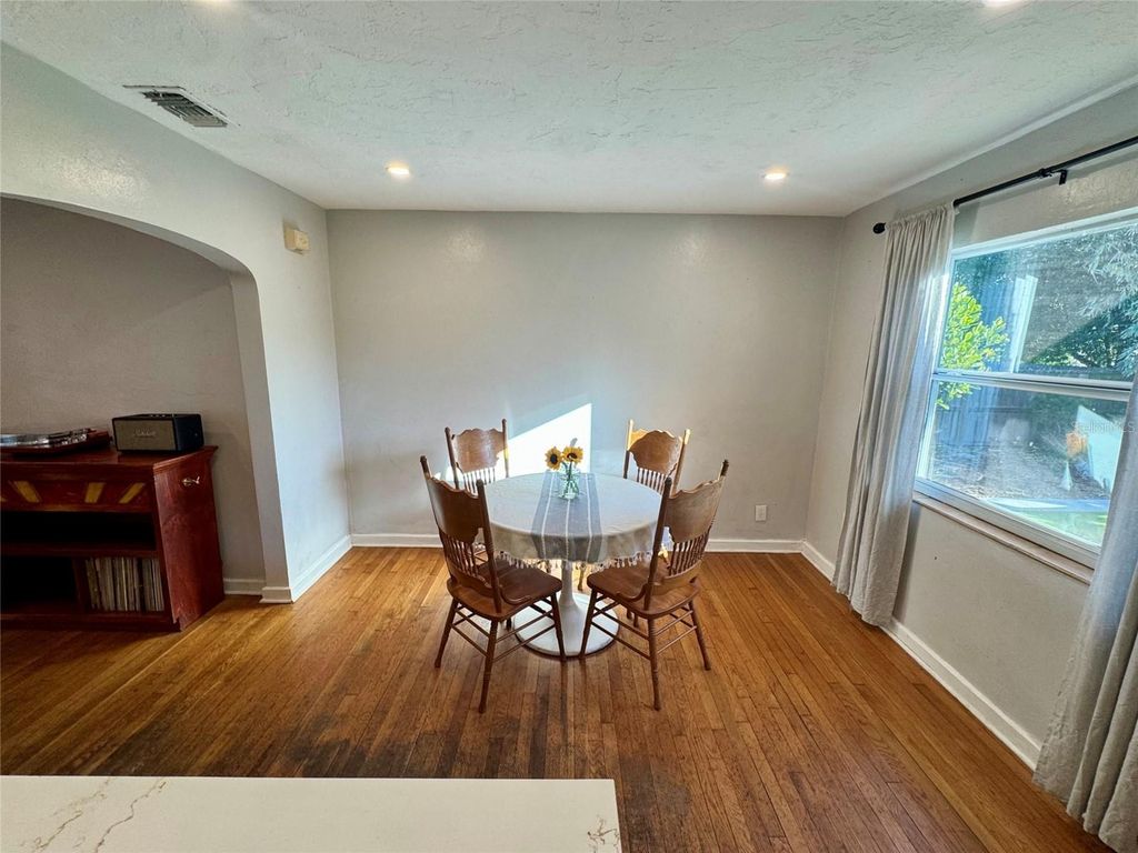 Image 12 of property listing at 3433 18TH STREET N, St Petersburg, FL 33713