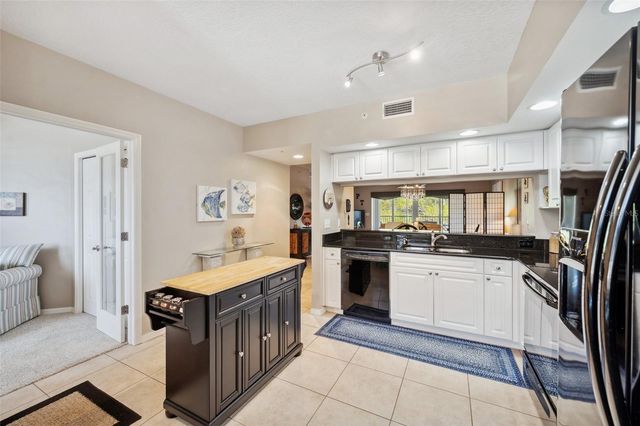 960 STARKEY ROAD 5303, Largo, FL 33771