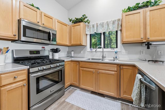 1683 Pinehill Drive, Rutland Twp, MI 49058