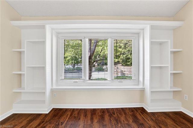 2804 Waters Edge Lane, Greensboro, NC 27410