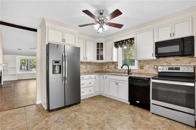 2804 Waters Edge Lane, Greensboro, NC 27410