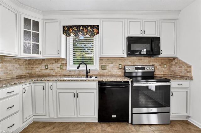 2804 Waters Edge Lane, Greensboro, NC 27410