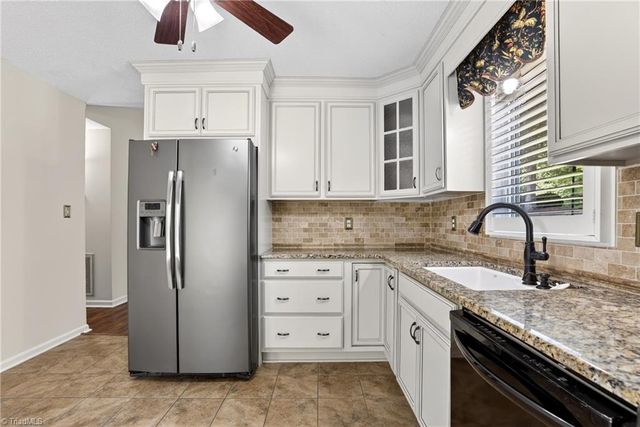 2804 Waters Edge Lane, Greensboro, NC 27410