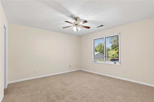 2804 Waters Edge Lane, Greensboro, NC 27410