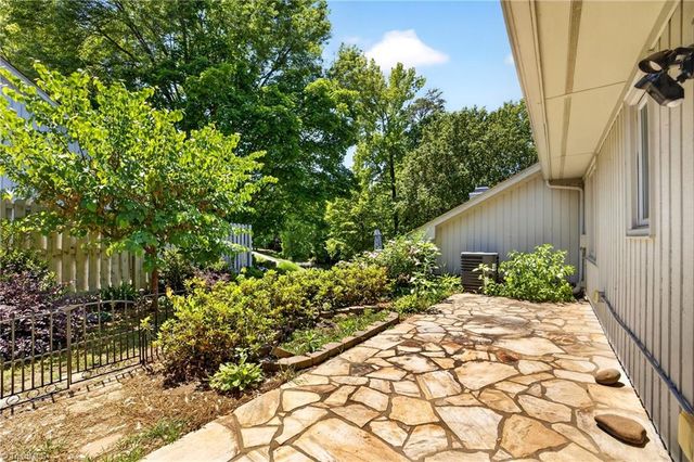 2804 Waters Edge Lane, Greensboro, NC 27410