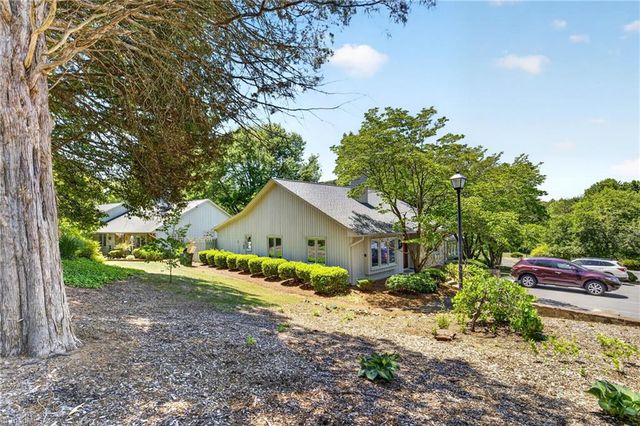 2804 Waters Edge Lane, Greensboro, NC 27410