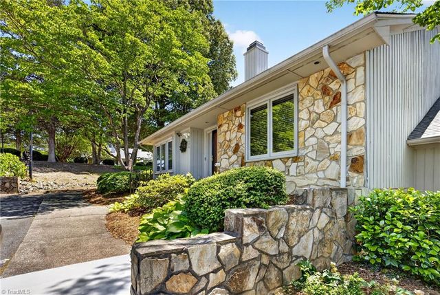 2804 Waters Edge Lane, Greensboro, NC 27410