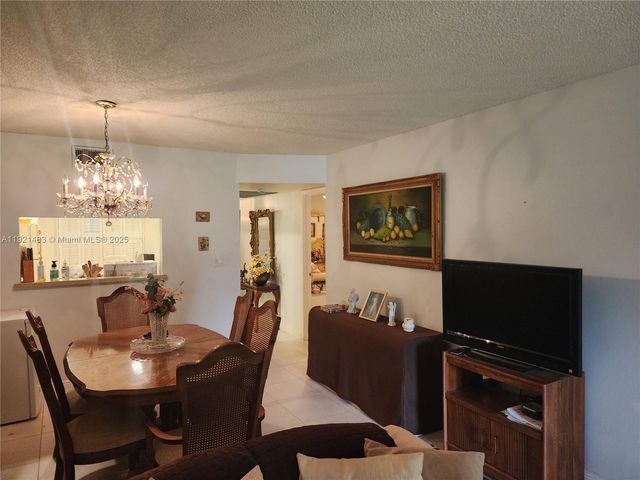 900 Colony Point Cir 107, Pembroke Pines, FL 33026