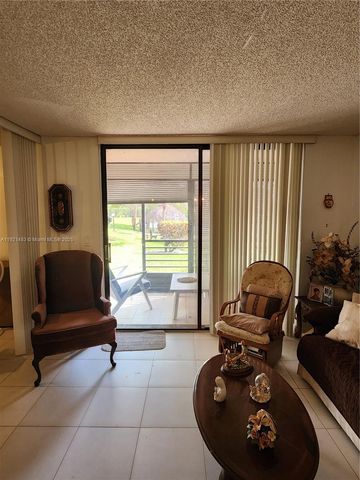 900 Colony Point Cir 107, Pembroke Pines, FL 33026