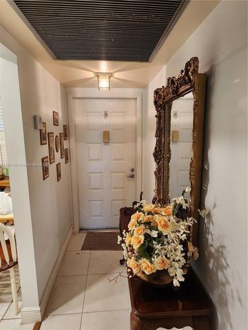 900 Colony Point Cir 107, Pembroke Pines, FL 33026