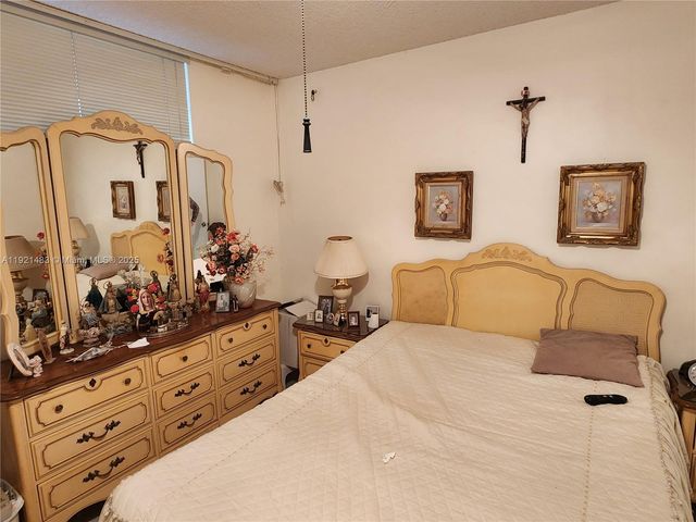 900 Colony Point Cir 107, Pembroke Pines, FL 33026