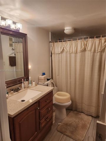 900 Colony Point Cir 107, Pembroke Pines, FL 33026