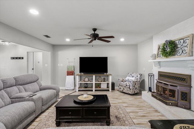 602 Gearner Dr., Winnsboro, TX 75494