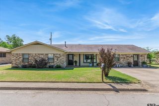 602 Gearner Dr., Winnsboro, TX 75494