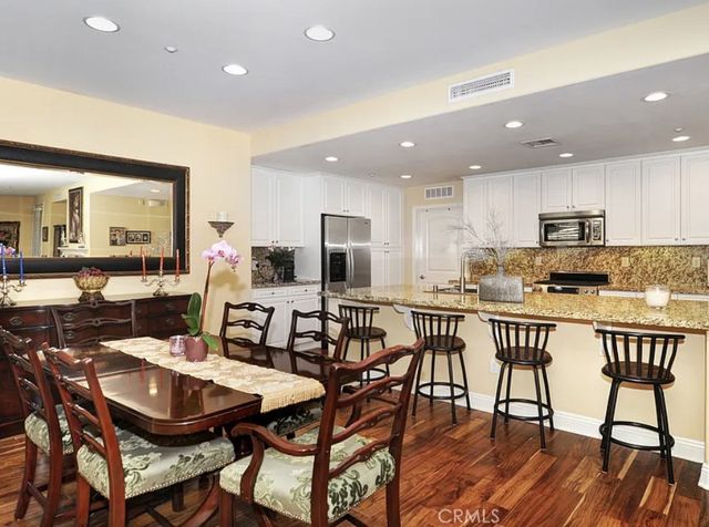 135 Pathway, Irvine, CA 92618