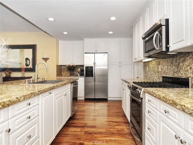 135 Pathway, Irvine, CA 92618