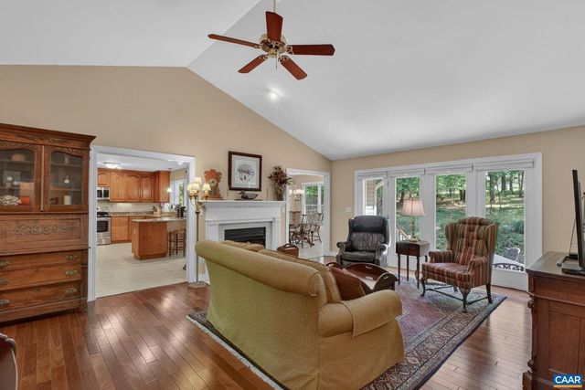 10 LOCKS RD, Palmyra, VA 22963