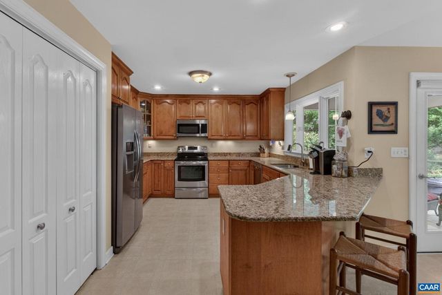 10 LOCKS RD, Palmyra, VA 22963