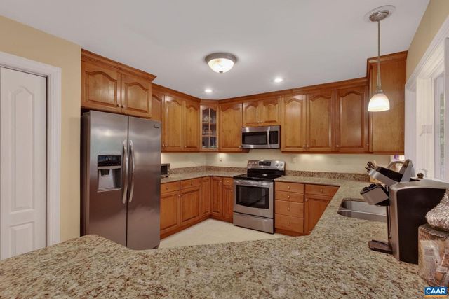 10 LOCKS RD, Palmyra, VA 22963