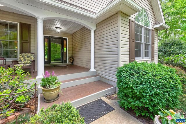 10 LOCKS RD, Palmyra, VA 22963