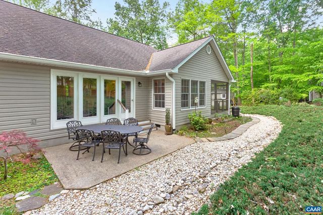 10 LOCKS RD, Palmyra, VA 22963