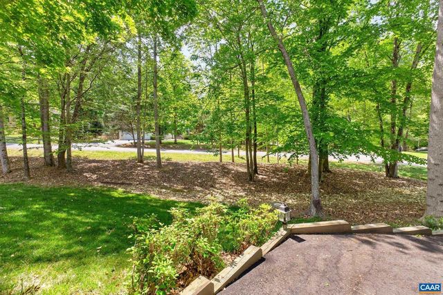 10 LOCKS RD, Palmyra, VA 22963