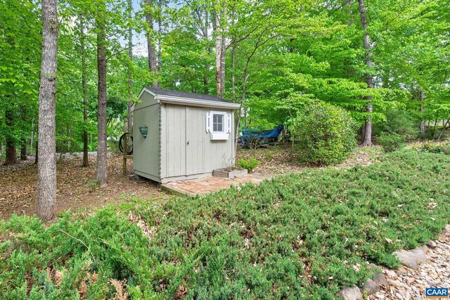 10 LOCKS RD, Palmyra, VA 22963