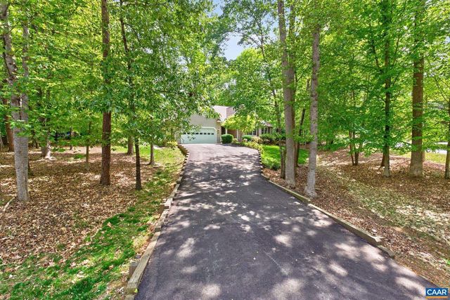 10 LOCKS RD, Palmyra, VA 22963