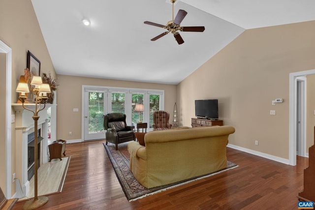 10 LOCKS RD, Palmyra, VA 22963