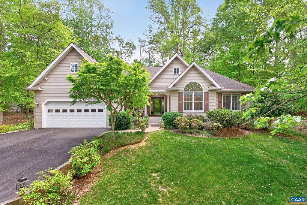 10 LOCKS RD, Palmyra, VA 22963