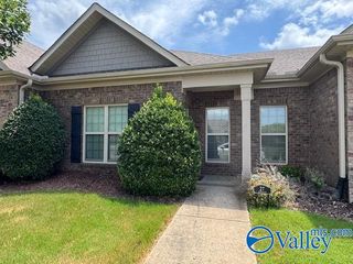 27 Atherton Circle N, Huntsville, AL 35824