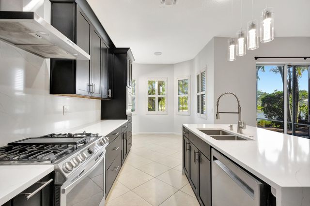 154 NW Swann Mill Circle, Port St. Lucie, Port St Lucie, FL 34986