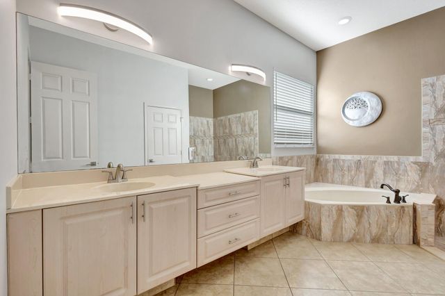 154 NW Swann Mill Circle, Port St. Lucie, Port St Lucie, FL 34986