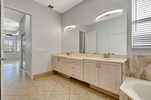 154 NW Swann Mill Circle, Port St. Lucie, Port St Lucie, FL 34986