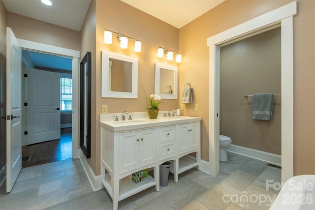 13 Fitzgerald Road, Black Mountain, NC 28711