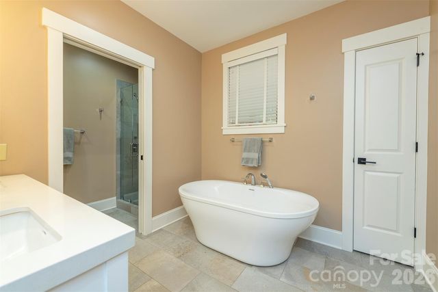 13 Fitzgerald Road, Black Mountain, NC 28711