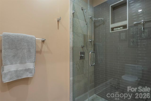 13 Fitzgerald Road, Black Mountain, NC 28711