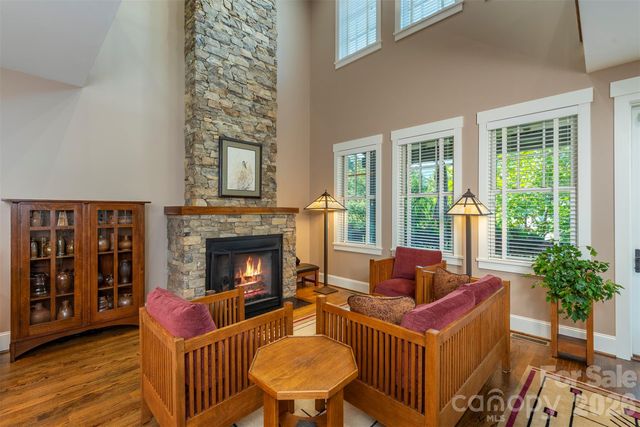 13 Fitzgerald Road, Black Mountain, NC 28711