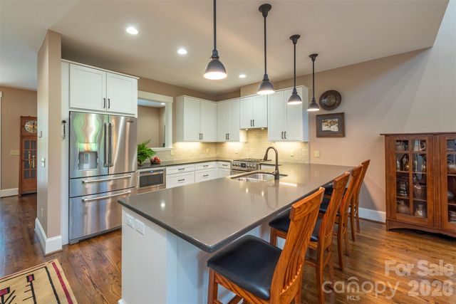 13 Fitzgerald Road, Black Mountain, NC 28711