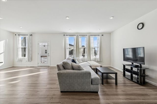 4241 Wanderlust Drive, Algonquin, IL 60102